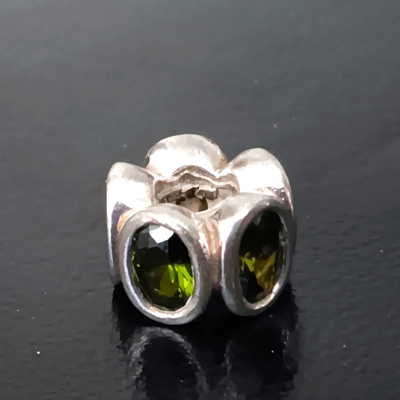 Authentic PANDORA Green Oval Lights Charm - Picture 1 of 3